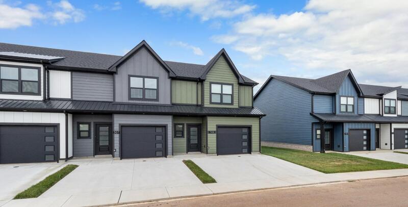 Clarksville Townhome: 307 Jonathan Wade Circle