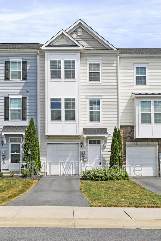Martinsburg Townhome: 161 Kensington Terrace Dr