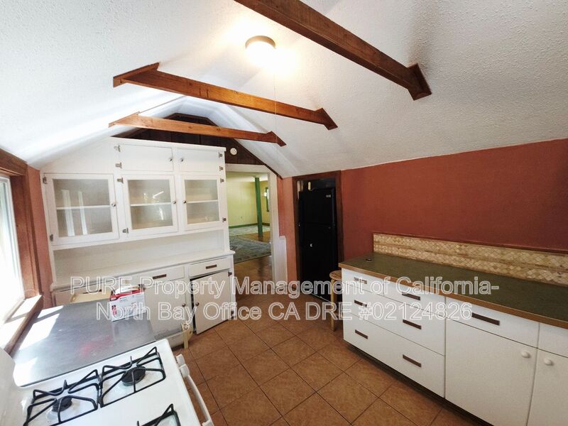 Ukiah House: 161 Cherry St