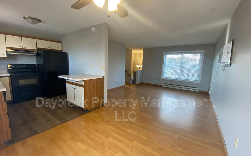 West Fargo House: 1702 2nd Avenue East