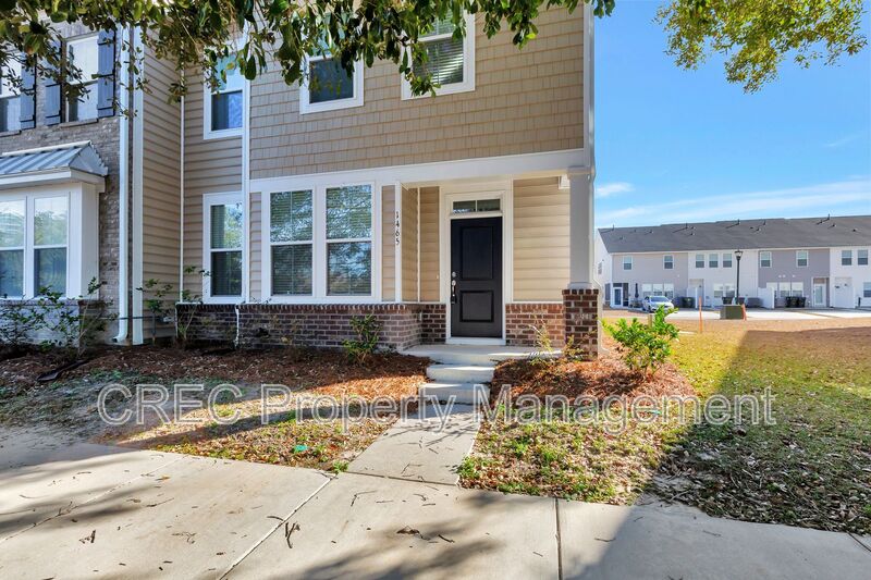 Summerville House: 1465 Central Ave