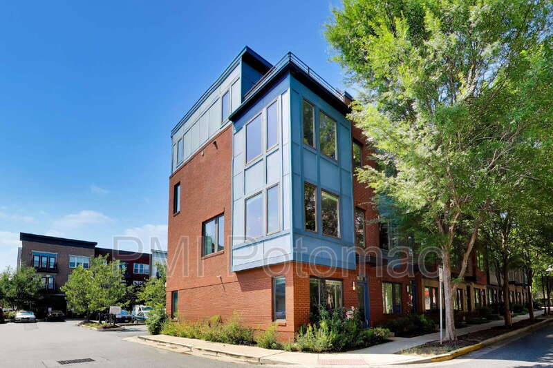 Hyattsville Townhome: 5600 45th Avenue