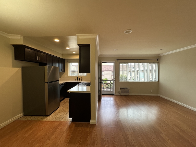 Glendale Condo: 245 W Stocker St #C