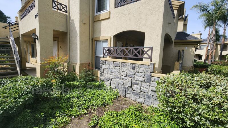 Chula Vista Condo: 2047 Lakeridge Circle