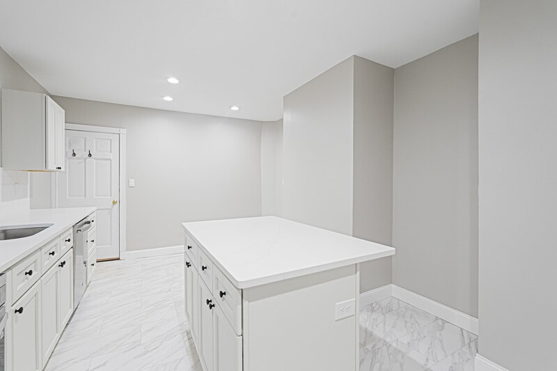 Boston Condo: 381 Adams St