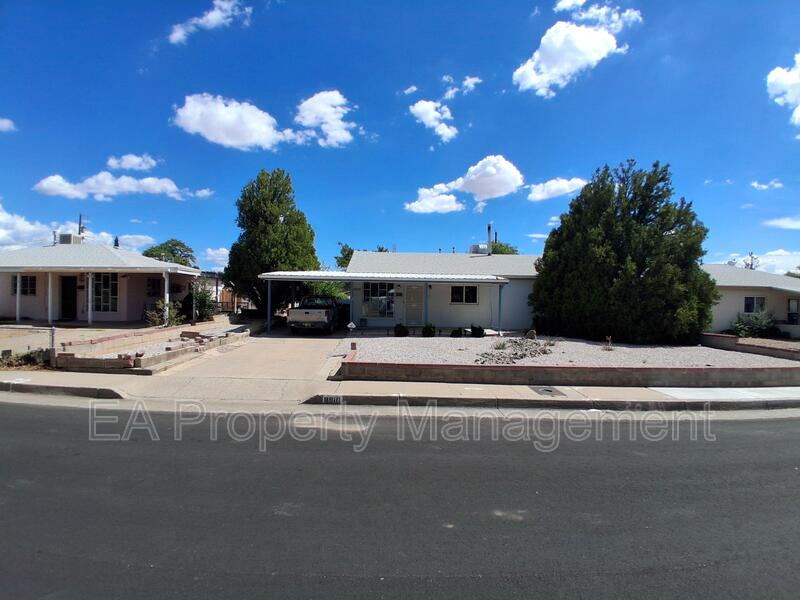 Albuquerque House: 8910 Fairbanks Rd NE