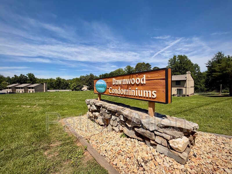 Asheville Townhome: 2 Dawnwood Circle