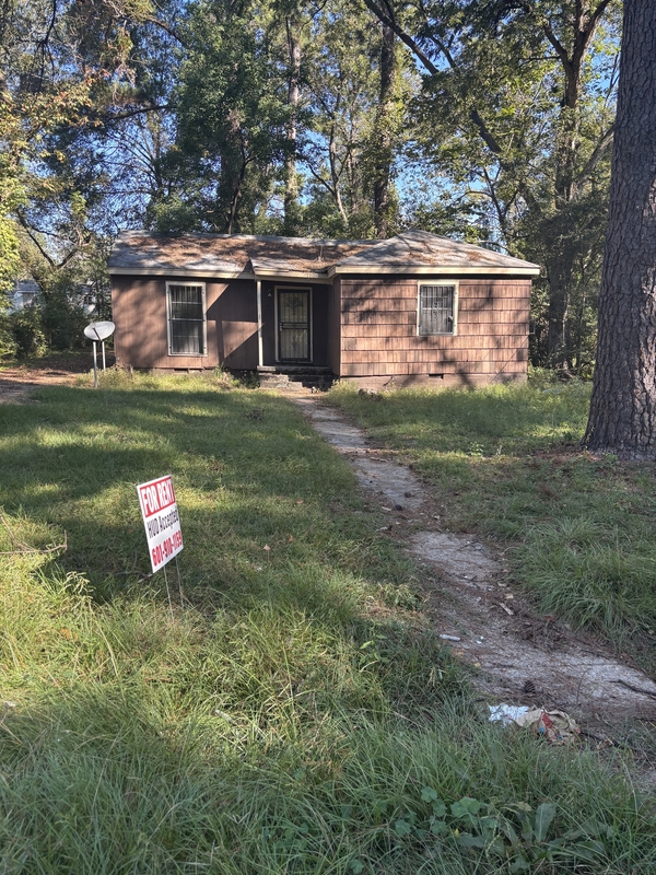 Jackson House: 126 Maple Ridge Drive