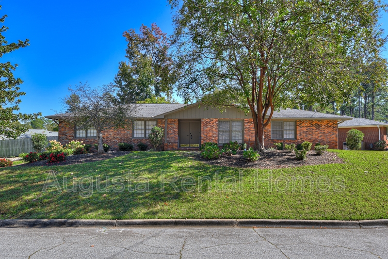 Augusta House: 3137 Edinburgh Drive