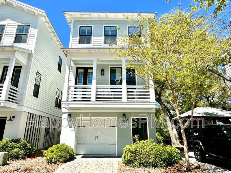 Mount Pleasant House: 962 Key Colony Court