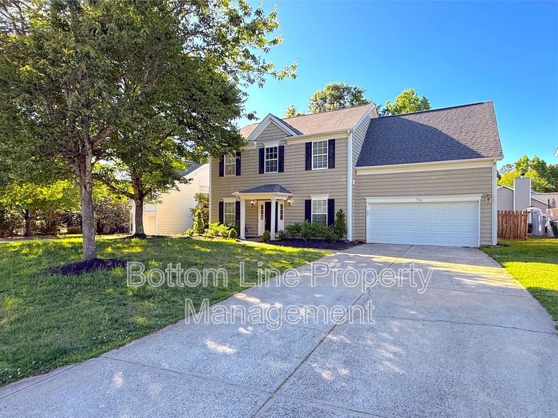 Charlotte House: 11740 Hawick Valley Ln