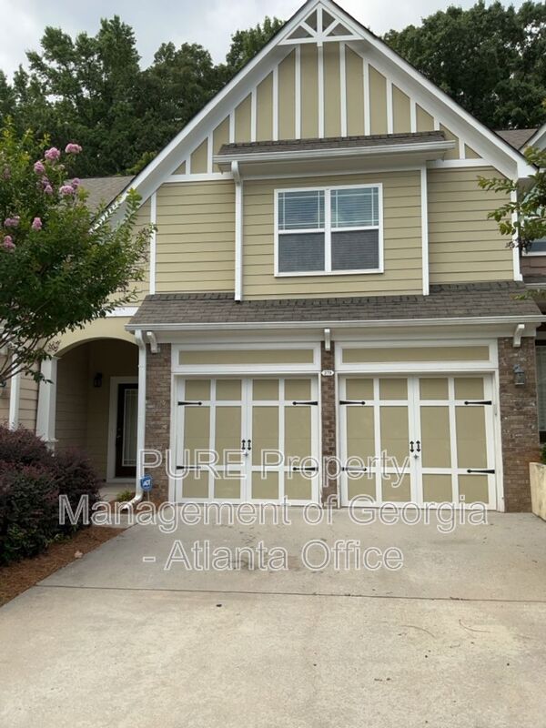 Woodstock House: 278 Parc View Ln