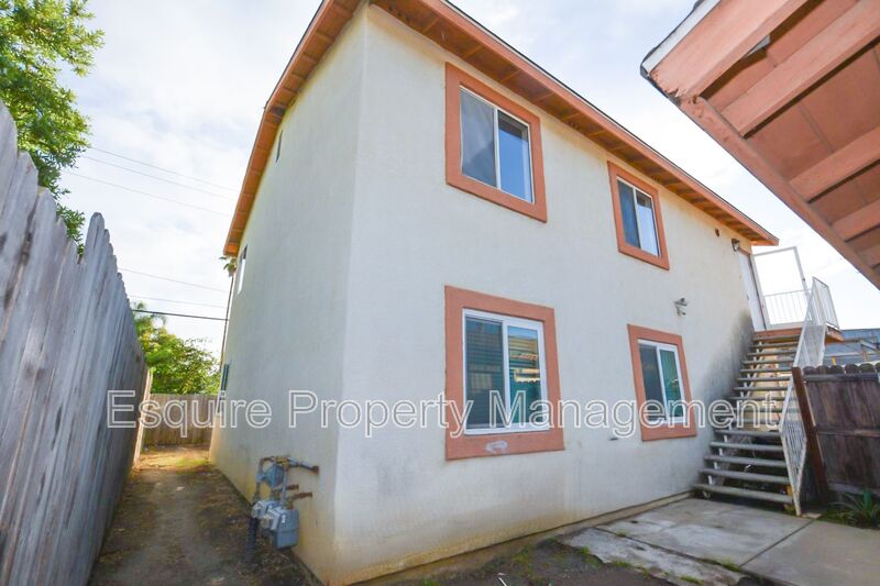 VENTURA House: 58 COMSTOCK DRIVE