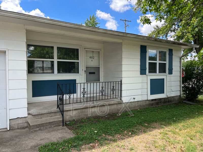 Request a Viewing for 402 E Jefferson Duplex, Unit A Tenant Turner