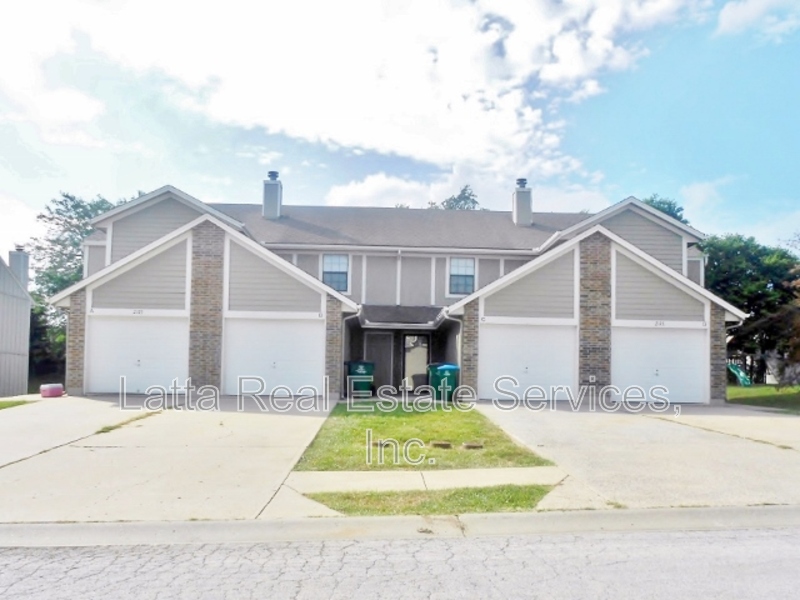 Pleasant Hill Townhome: 2115 Highridge Dr #B