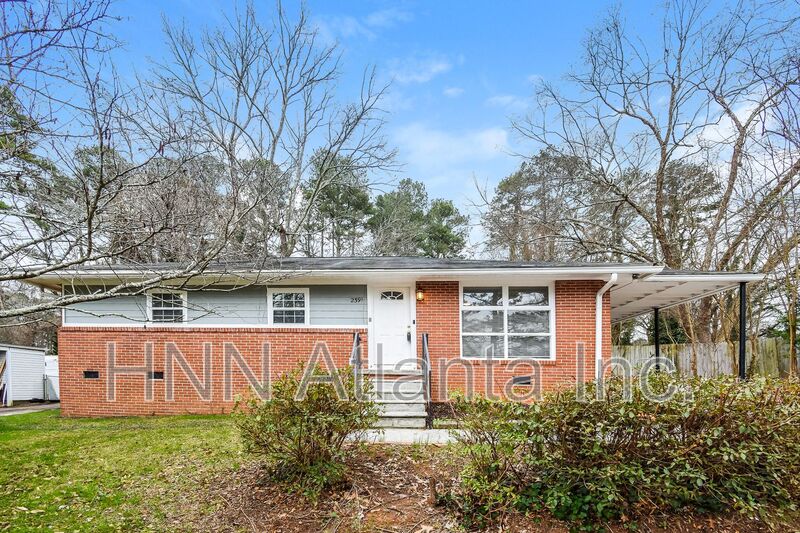 Kennesaw House: 2391 Woodland Drive NW