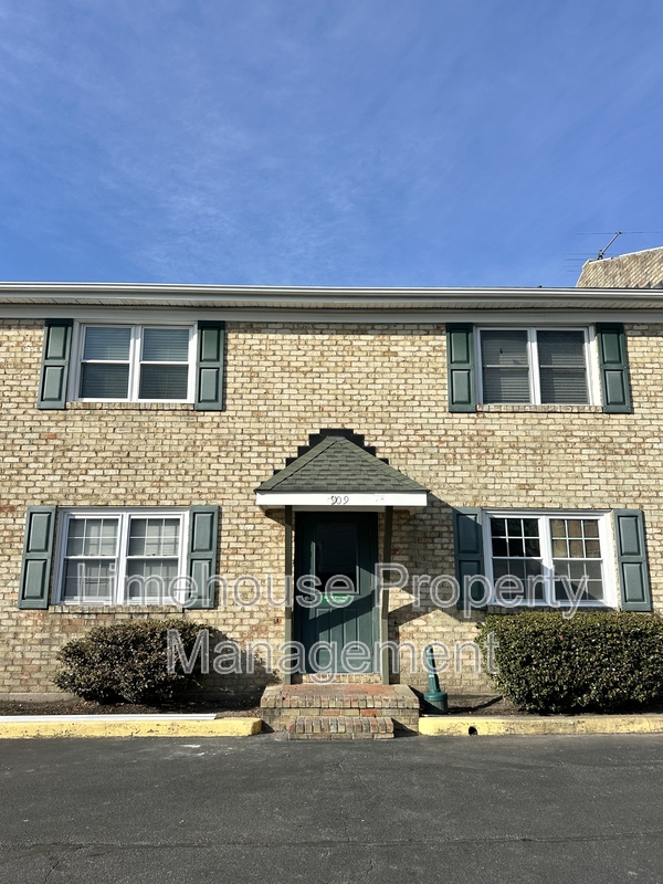 Virginia Beach Condo: 909 Leisure Square - 201
