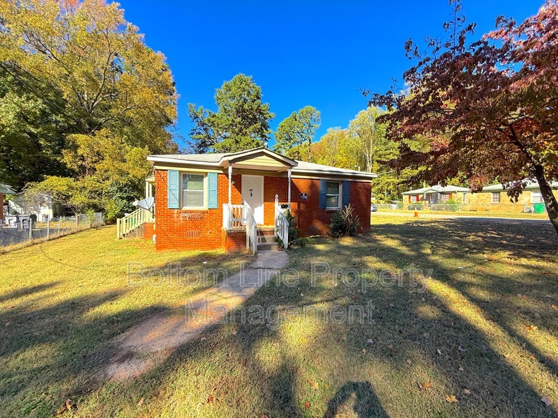 Charlotte Condo: 2728 Remington St