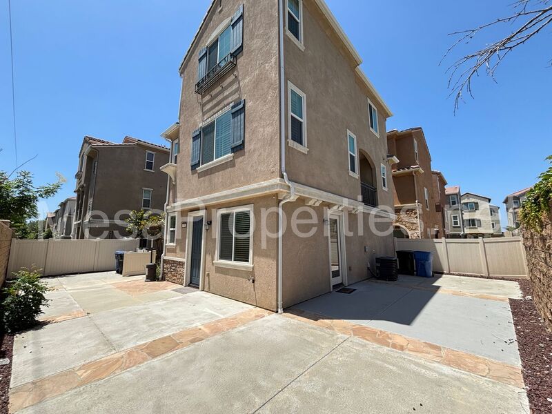 Pomona Townhome: 795 Hazel Way