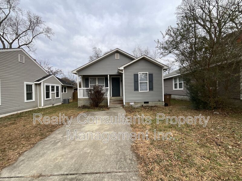 Greensboro House: 1702 Marion Street