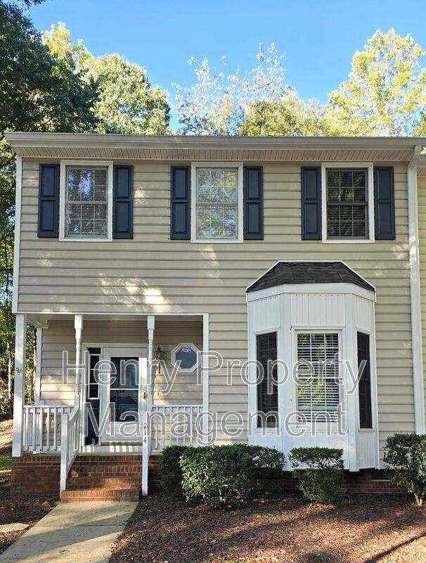 Cary House: 214 Riverwalk Cir