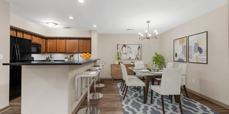 Edwardsville Condo: 1070 University Dr