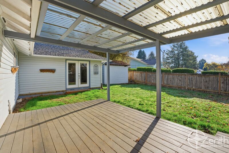 Vancouver House: 1417 NW 98th Circle