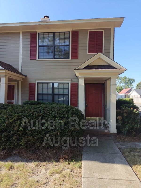 North Augusta House: 208 W Buena Vista Ave