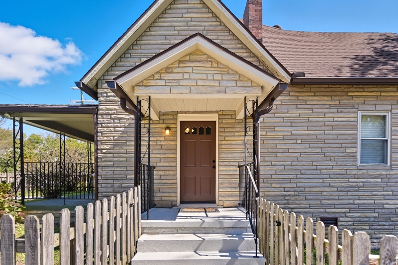 Knoxville House: 2000 Washington Avenue APT B