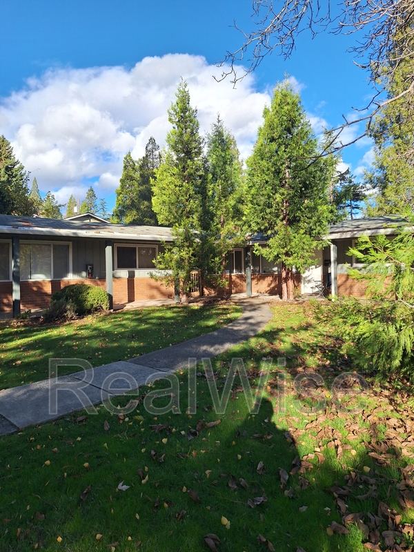 Ashland Condo: 801 Ashland St