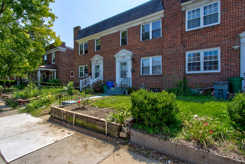 Lancaster House: 730 East Madison Street