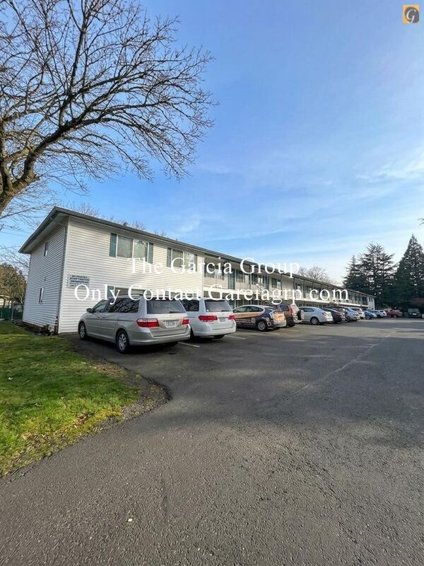 Portland Condo: 9205 E Burnside St