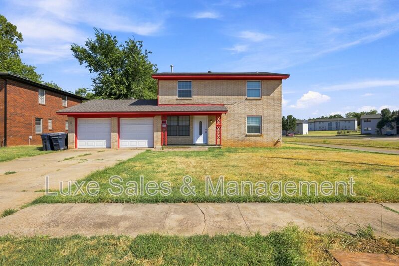 Oklahoma City House: 700 NE 81st Street
