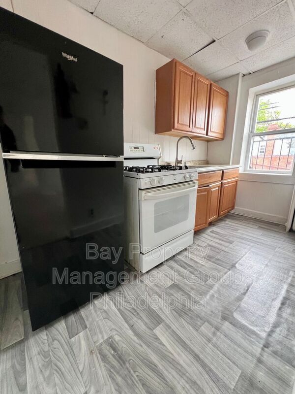 Collingdale Condo: 1001 Clifton Ave