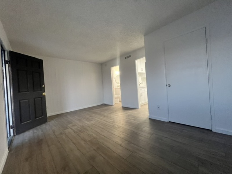 San Diego Condo: 4006 Ingraham Street #8