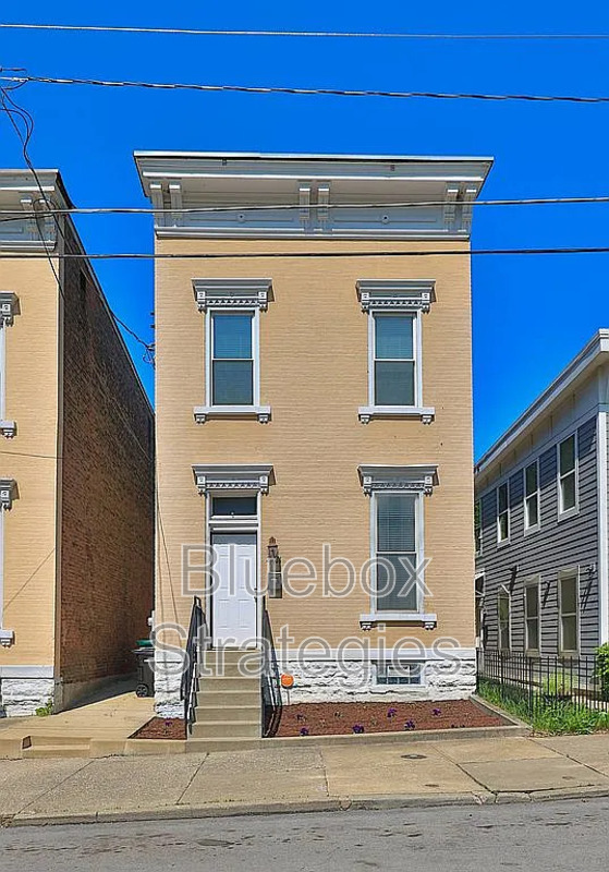 Cincinatti House: 2276 Loth St