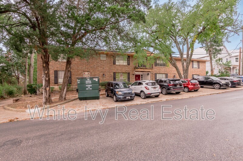 Huntsville Condo: 818 University Avenue
