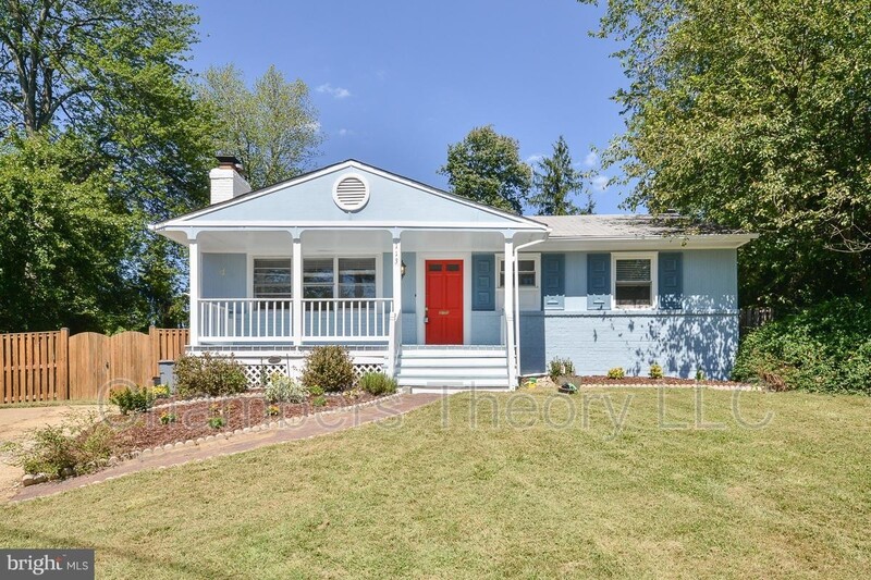 Vienna House: 113 Hickory Cir. SW