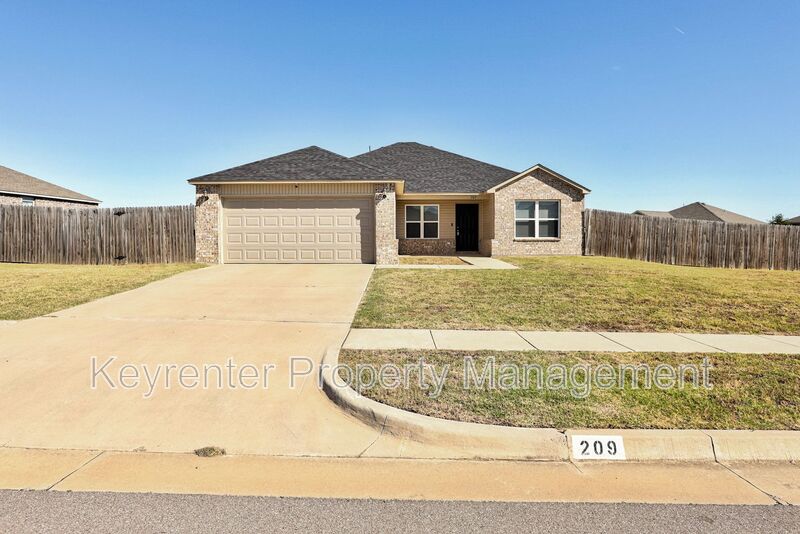 Newcastle House: 209 SE 4th St