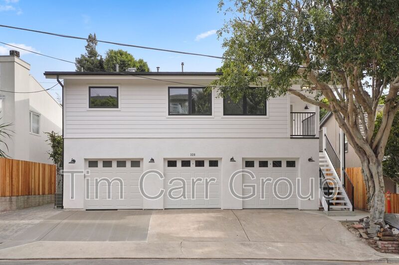 Newport Beach House: 320 Catalina A