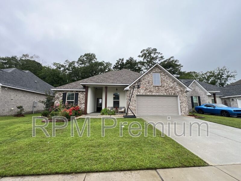 Zachary House: 18945 Corlis Green Dr.