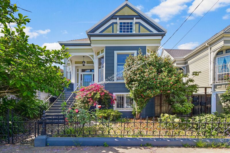 Oakland Condo: 1119 Center St