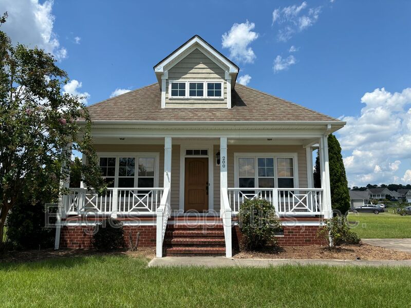 Goldsboro House: 200 Stillwater Creek Drive