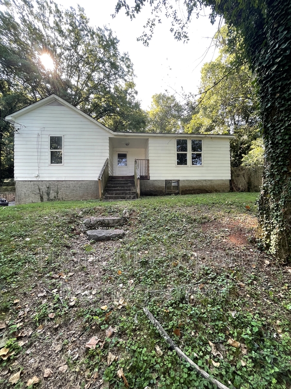 Chattanooga House: 3206 Campbell Street