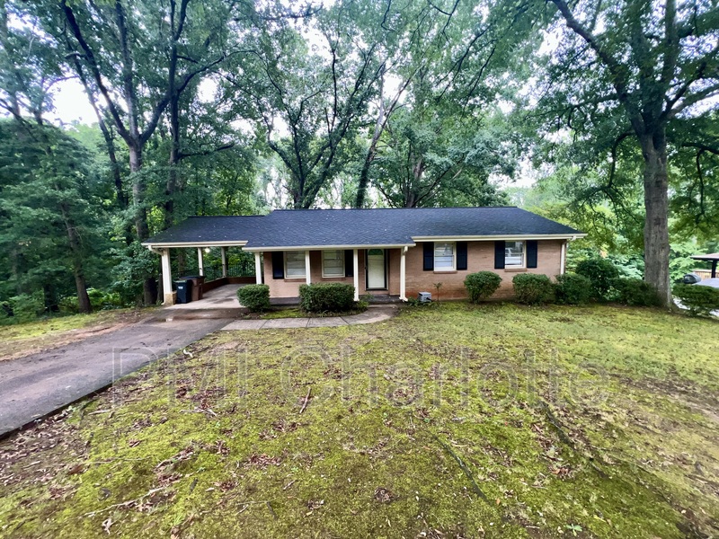 Shelby House: 3017 Arnold Dr