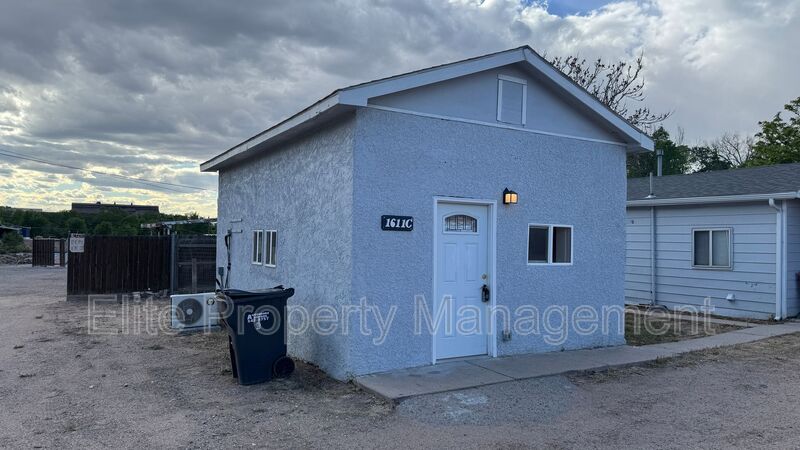 Pueblo Condo: 1611 San Juan St