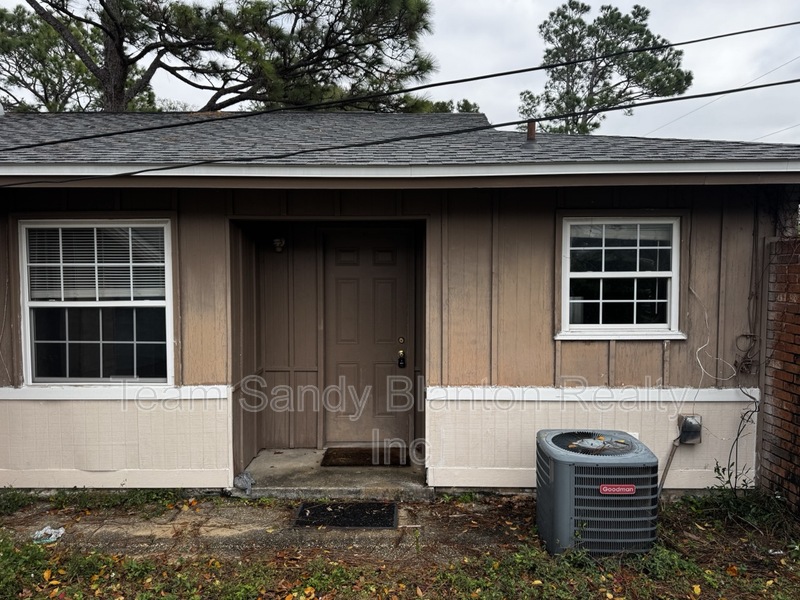 Pensacola House: 1460 Bakalane Court