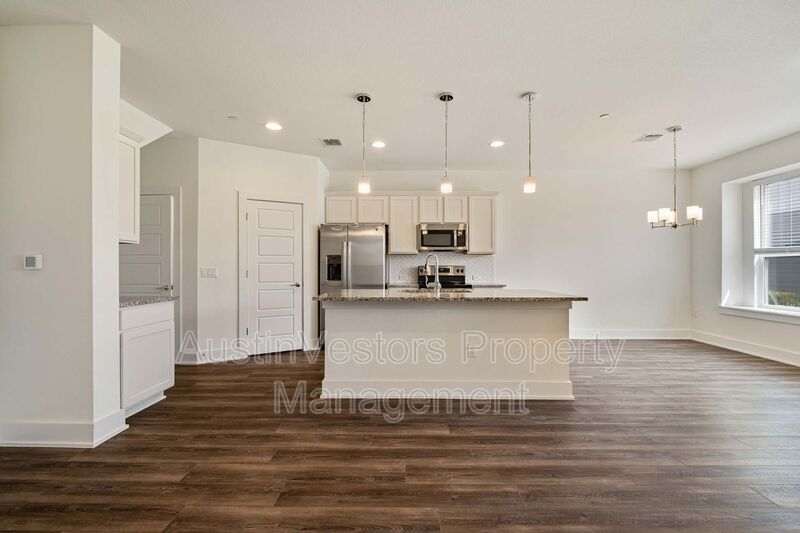 Austin House: 11202 Gadsen Ln