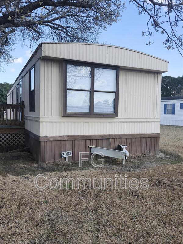 Selma House: 2003 Keith Lane