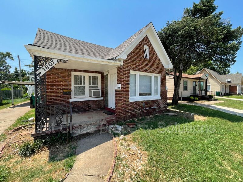 Oklahoma City House: 1801 N Jordan Ave